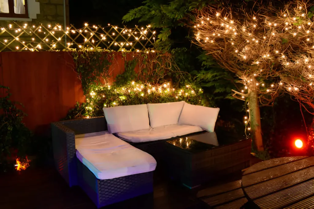Adaptive Lighting and Furniture: Creating Ambiance with Illuminated Tables and Accent Seating